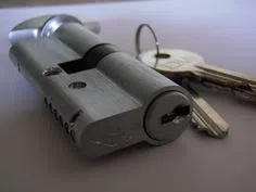 Middle Village NY Locksmith Store Middle Village, NY 718-517-9207 - broken-key-extraction